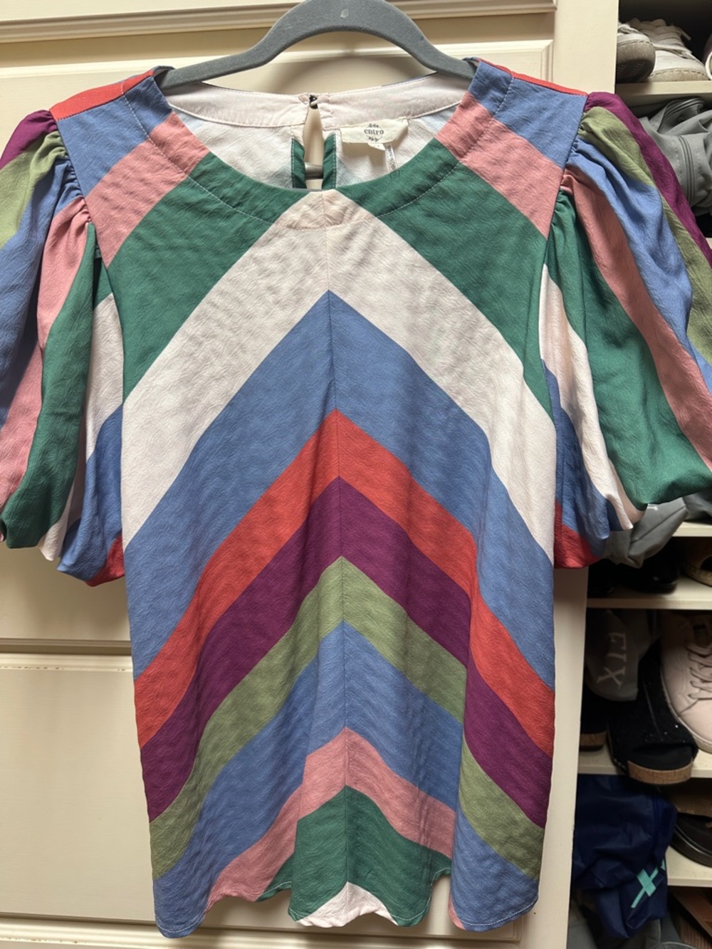 entro Multicolor Chevron Puff-Sleeve Blouse